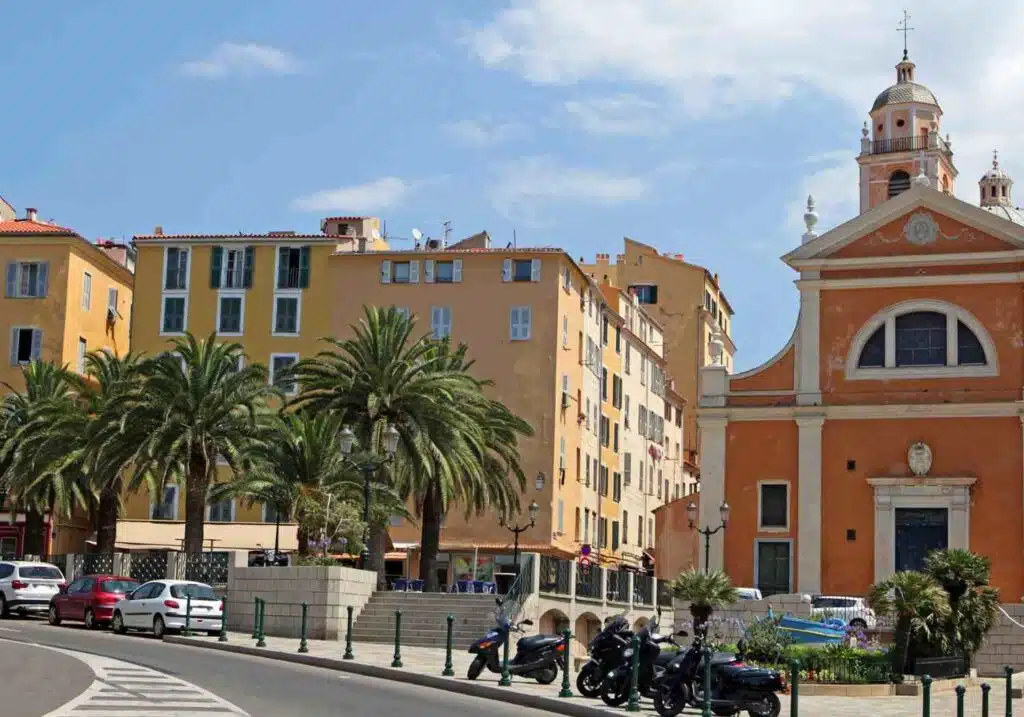 IMMEUBLE A AJACCIO