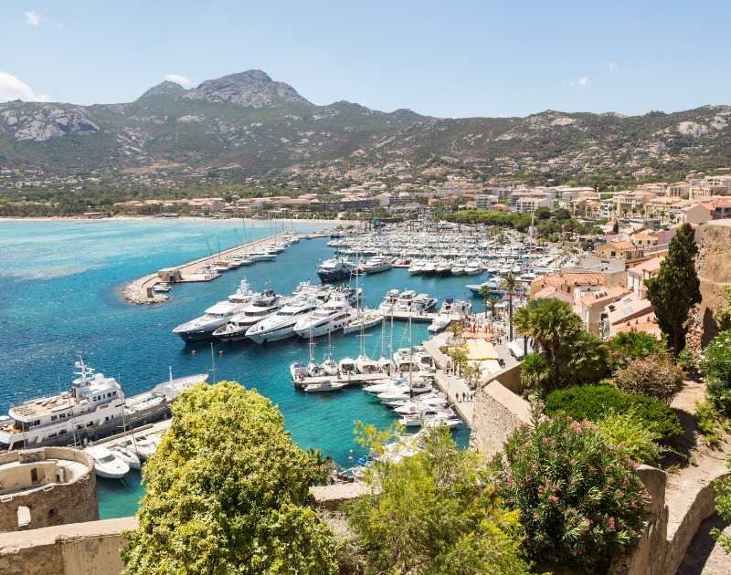 Comment bien entreprendre un investissement immobilier en Corse ?
