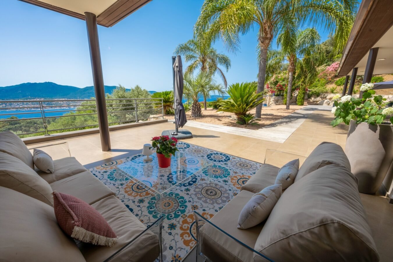 Villa de luxe avec piscine et vue mer à Propriano – Corse diapo 5