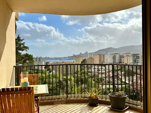 Appartement T3 rénové avec vue dégagée à AJACCIO diapo 10