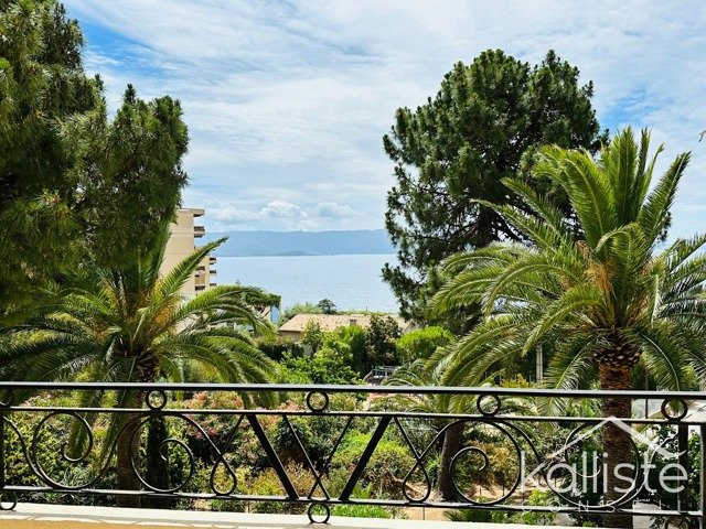 Appartement 4 pièces de 126m2 à Ajaccio Sanguinaires