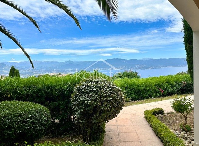 Maison avec piscine et vue mer sur les hauteurs d’Ajaccio diapo 9