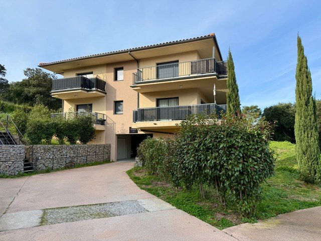 Appartement 2 pièces avec terrasse et parking à Propriano