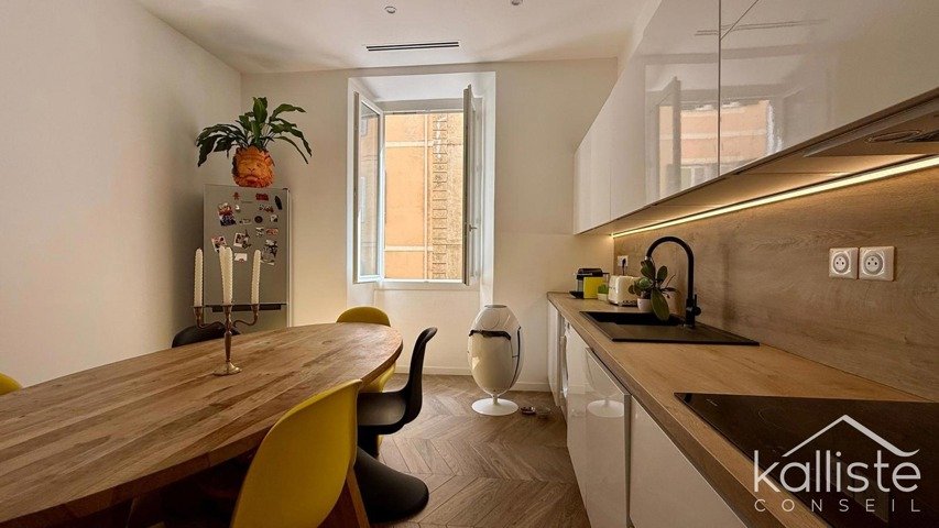 Appartement T3 rénové, quartier Tribunal à Ajaccio diapo 4
