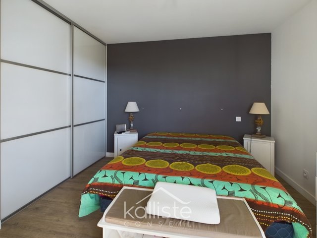 Ajaccio – Bodiccione : Superbe F3 avec Terrasse | Immeuble Récent, Parfait État diapo 8