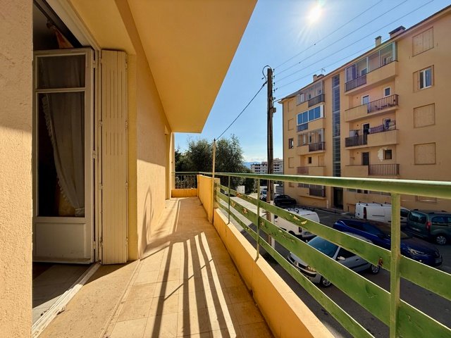 Appartement 3 pièces à rénover – Ajaccio Loretto diapo 3