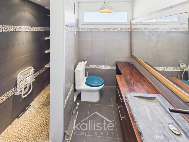 APPARTEMENT 4 pièces – Ajaccio résidence Brasilia quartier des Padules, route d’Alata. diapo 7