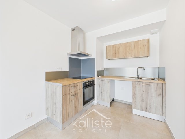 Appartement 2 pièces vide – Stiletto – Ajaccio diapo 3