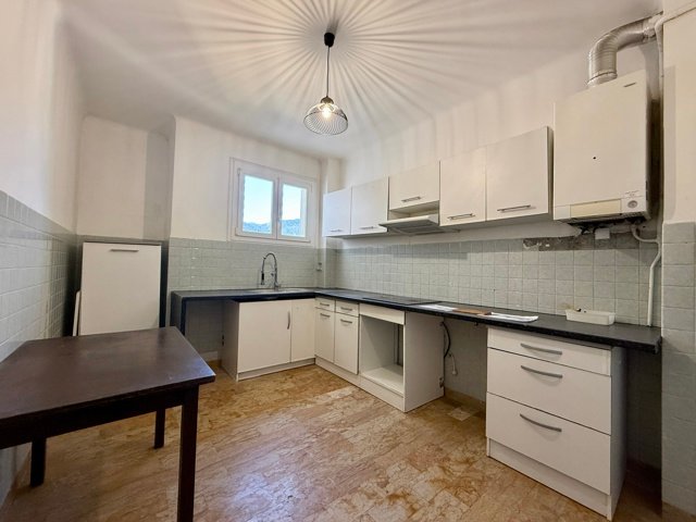 Appartement 4 pièces lumineux avec balcon et vue dégagée – Ajaccio diapo 10