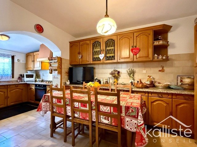 Maison familiale avec extérieur aménagé, Ajaccio secteur Milelli diapo 8