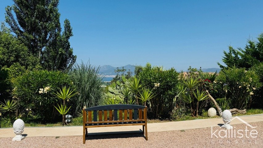 Porticcio – Villa récente avec piscine, deux logements et jardin paysager diapo 15