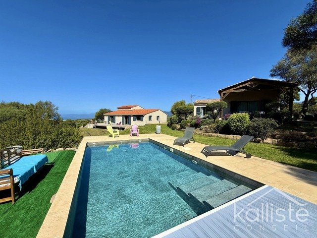 Deux maisons en parfait état au cœur du maquis avec piscine et vue mer – Propriano photo 2