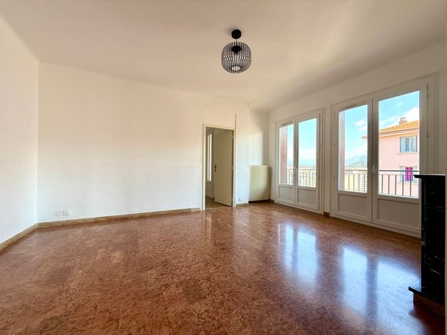 Appartement 4 pièces lumineux avec balcon et vue dégagée – Ajaccio
