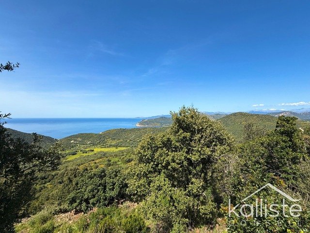 VILLANOVA – Terrain avec permis surplombant le Golfe de Lava diapo 3