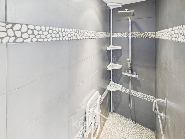 APPARTEMENT 4 pièces – Ajaccio résidence Brasilia quartier des Padules, route d’Alata. diapo 8