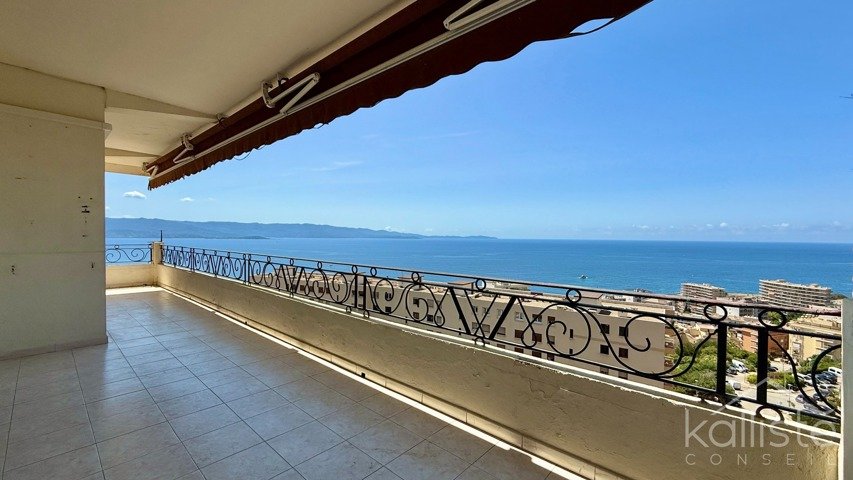 Appartement T3 de 105 m² à rénover avec vue mer panoramique – Résidence des Îles, Ajaccio