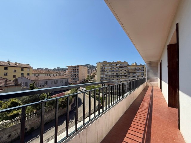 Appartement 4 pièces lumineux avec balcon et vue dégagée – Ajaccio diapo 7