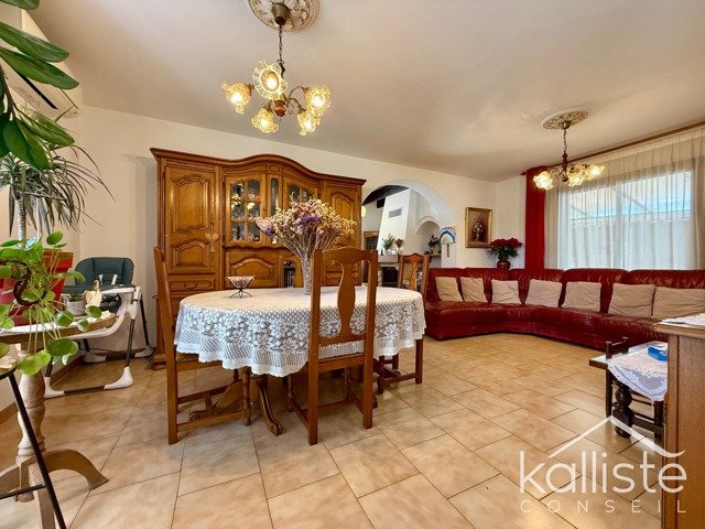 Maison familiale avec extérieur aménagé, Ajaccio secteur Milelli diapo 5