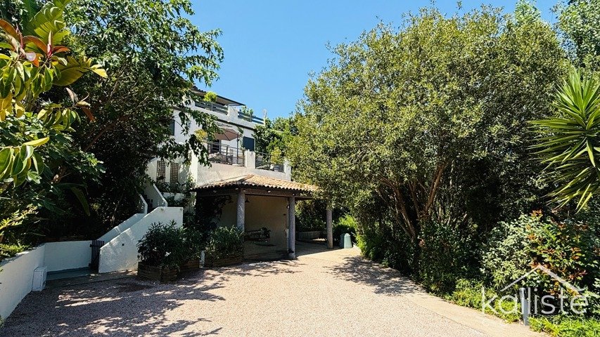 Porticcio – Villa récente avec piscine, deux logements et jardin paysager diapo 16