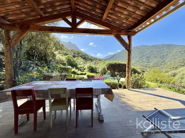 Deux maisons en parfait état au cœur du maquis avec piscine et vue mer – Propriano diapo 15