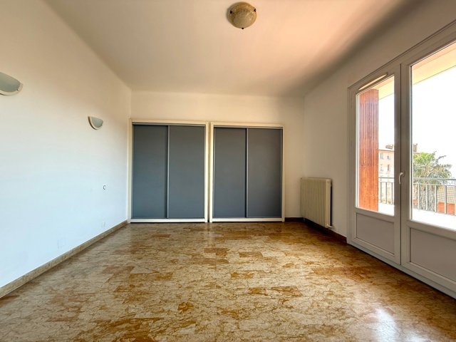 Appartement 4 pièces lumineux avec balcon et vue dégagée – Ajaccio diapo 3