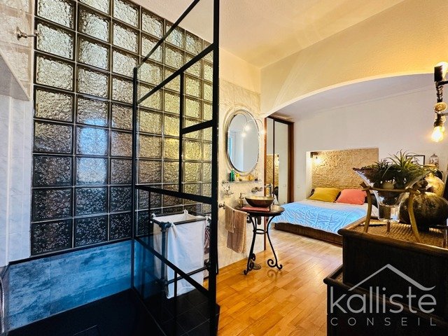 T2 en duplex à vendre – Vieille ville d’Ajaccio, cachet et confort diapo 12
