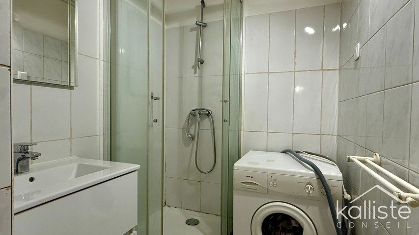 Ajaccio – Studio climatisé en centre-ville, prêt à louer diapo 3