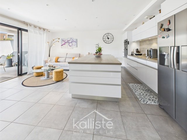 Rare – T3 moderne avec grands extérieurs et jardin à Ajaccio diapo 7