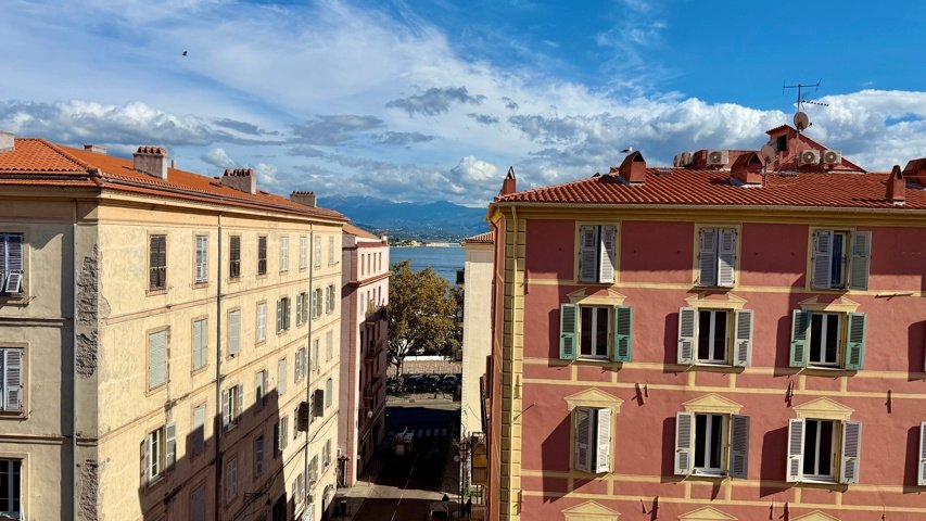 Appartement 5 pièces de 125 m² – Cours Napoléon, Ajaccio