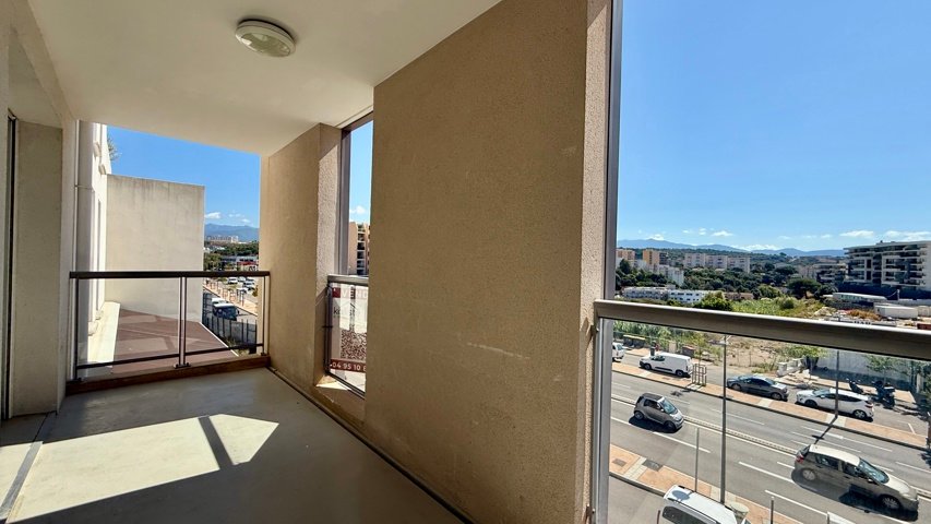 Studio lumineux dans résidence de 2016 avec stationnement – Ajaccio photo 2