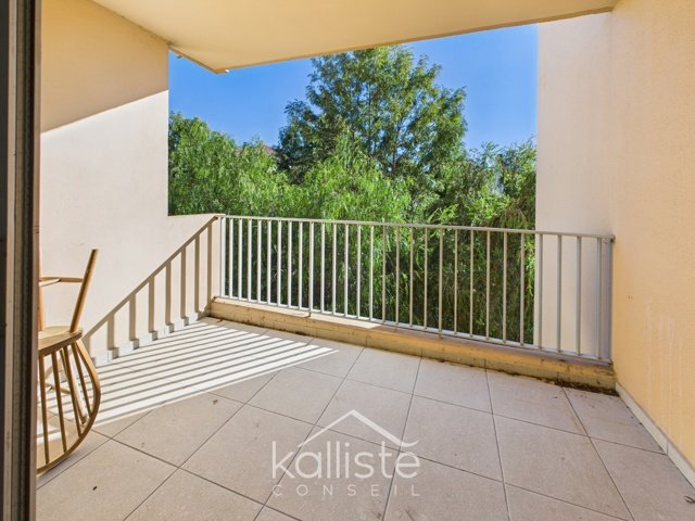 Ajaccio – T3 traversant avec terrasse et parking, résidence Sainte-Cécile diapo 8