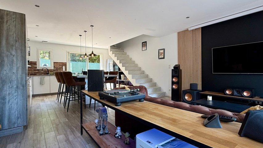 Rare à la vente – Maison contemporaine avec 3 duplex indépendants à PERI diapo 6