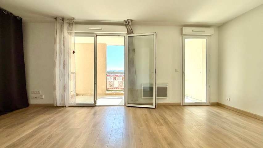 Studio lumineux dans résidence de 2016 avec stationnement – Ajaccio