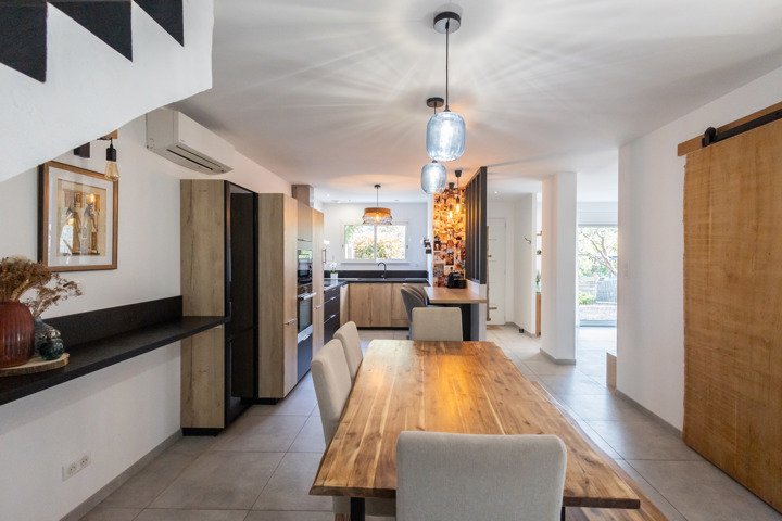 Rare à la vente – Maison contemporaine avec 3 duplex indépendants à PERI diapo 3