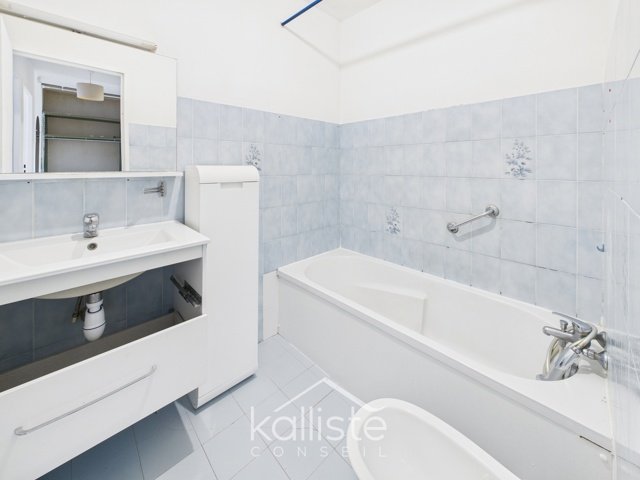 Ajaccio – T3 traversant avec terrasse et parking, résidence Sainte-Cécile diapo 7