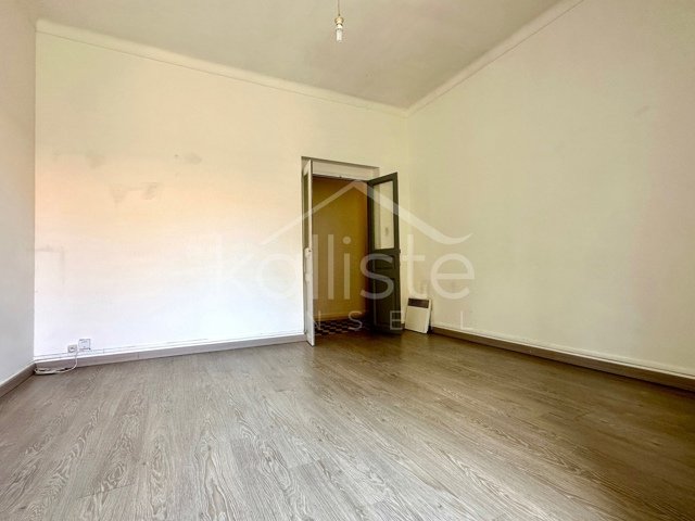 ‘Appartement 4 pièces à rénover – Ajaccio diapo 3