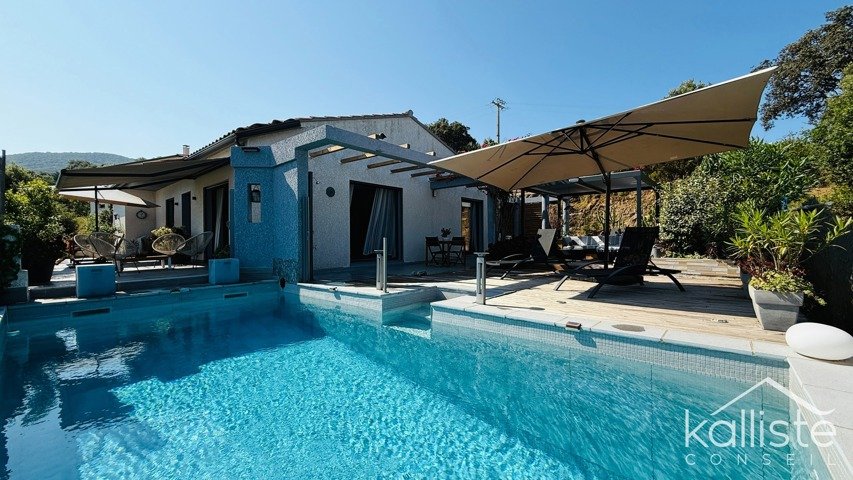 Porticcio – Villa récente avec piscine, deux logements et jardin paysager