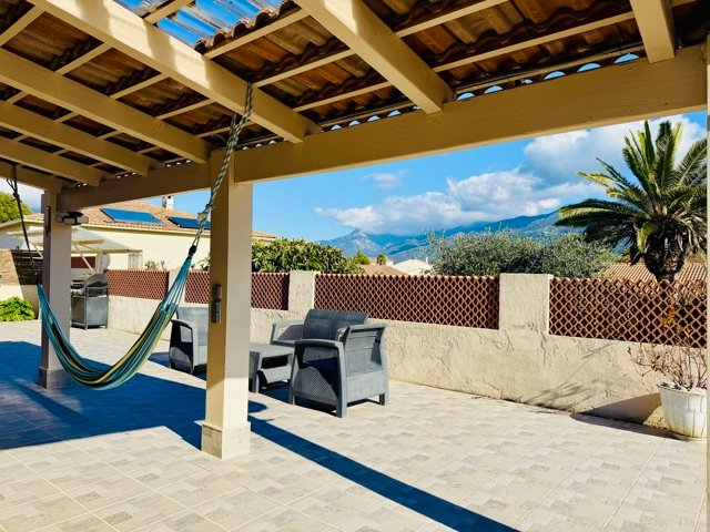 Maison familiale 5 chambres avec jardin et parking – Sarrola