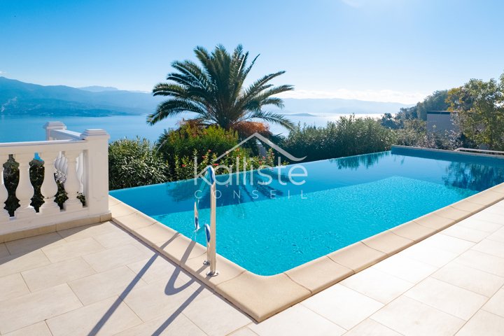 Maison avec piscine et vue mer sur les hauteurs d&rsquo;Ajaccio photo 2