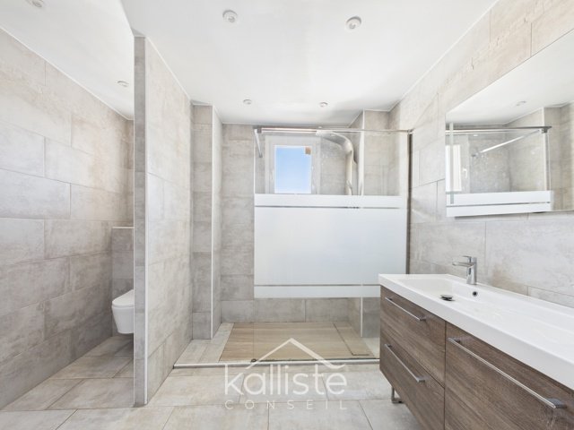 T4 traversant 110 m² avec terrasses et vue dégagée – Ajaccio Lyautey diapo 8