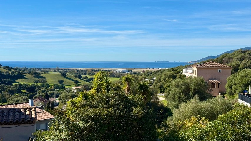 Bastelicaccia – Maison familiale avec vue mer, grand terrain et studio indépendant