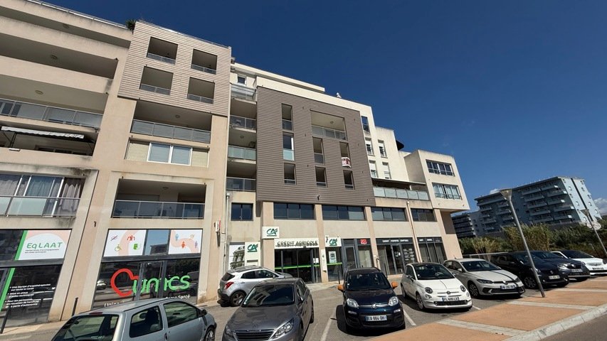 Studio lumineux dans résidence de 2016 avec stationnement – Ajaccio diapo 9