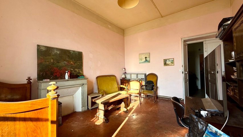 Ajaccio – Grand appartement de caractère à rénover sur le Cours Napoléon diapo 3