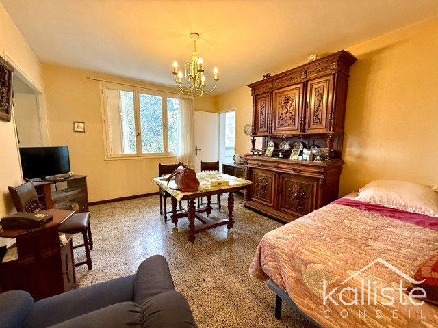 T4 avec balcons et cave – À rénover – Ajaccio secteur Laetitia photo 2