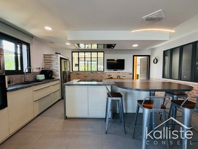 Porticcio – Villa récente avec piscine, deux logements et jardin paysager - photo 8