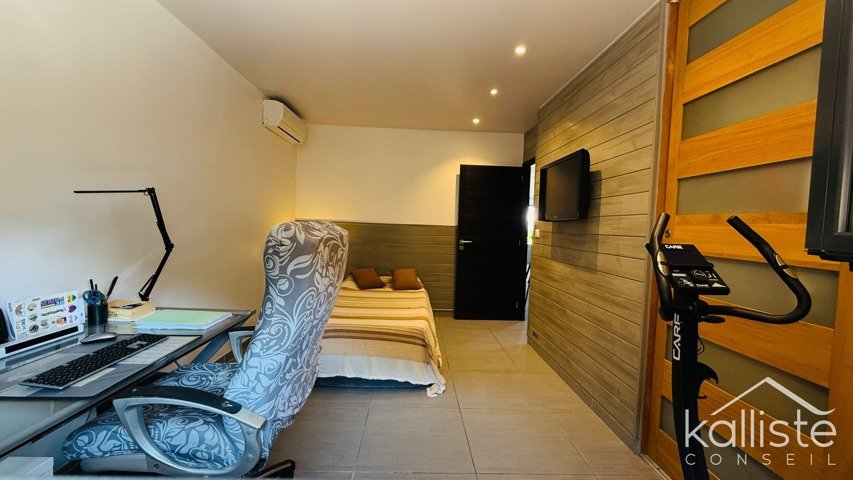 Porticcio – Villa récente avec piscine, deux logements et jardin paysager - photo 10