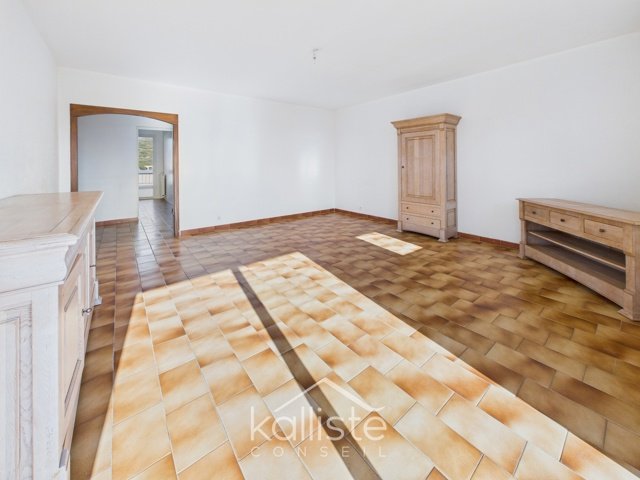 T4 traversant 110 m² avec terrasses et vue dégagée – Ajaccio Lyautey photo 2