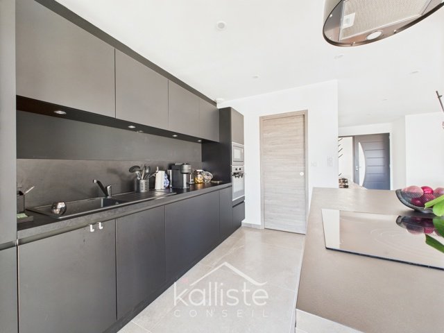 Porticcio – Villa contemporaine avec vue dégagée, piscine et T2 indépendant - photo 7