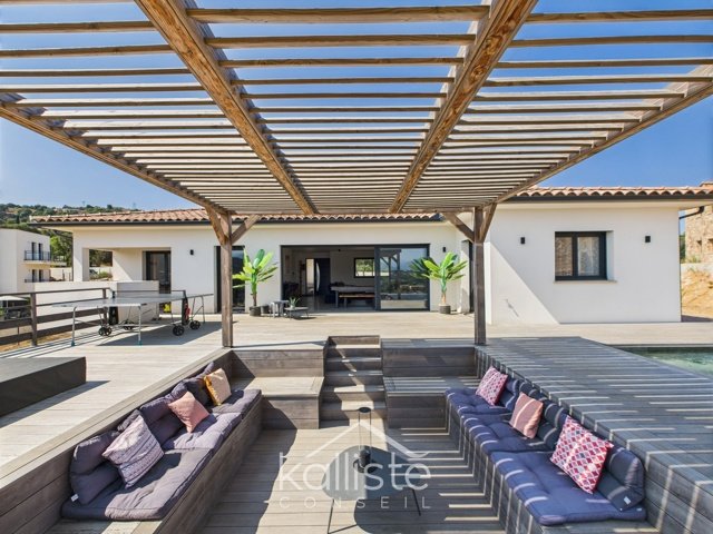 Porticcio – Villa contemporaine avec vue dégagée, piscine et T2 indépendant photo 3