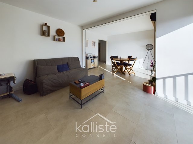 Appartement T3 rénové avec vue dégagée sur mer et ville à AJACCIO photo 3